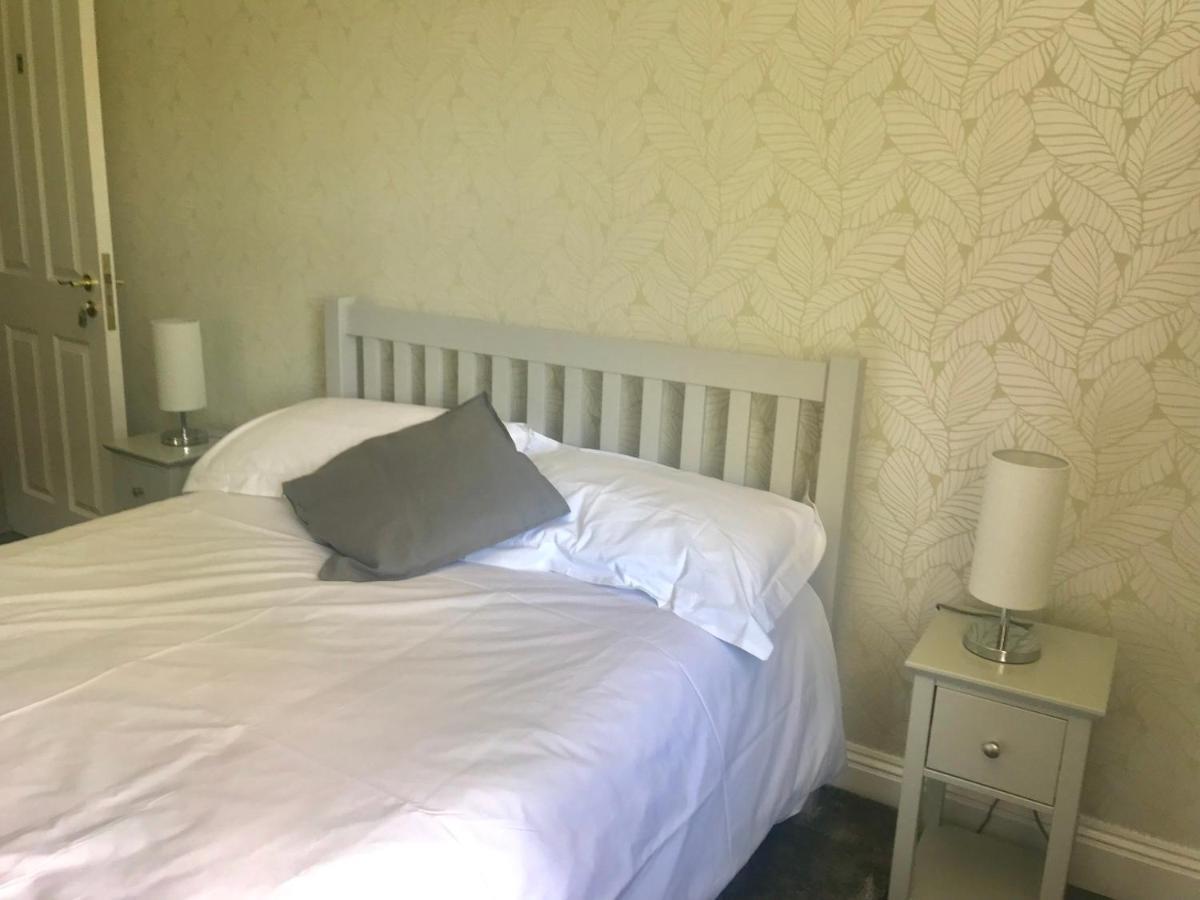 Fairlawn Bed & Breakfast Бишъпс Уолтъм Екстериор снимка