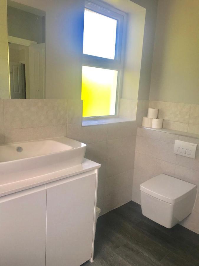 Fairlawn Bed & Breakfast Бишъпс Уолтъм Екстериор снимка