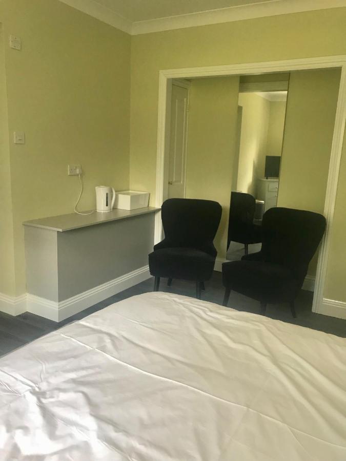 Fairlawn Bed & Breakfast Бишъпс Уолтъм Екстериор снимка