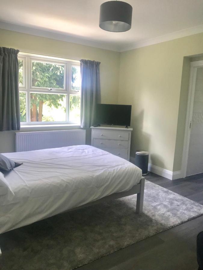 Fairlawn Bed & Breakfast Бишъпс Уолтъм Екстериор снимка