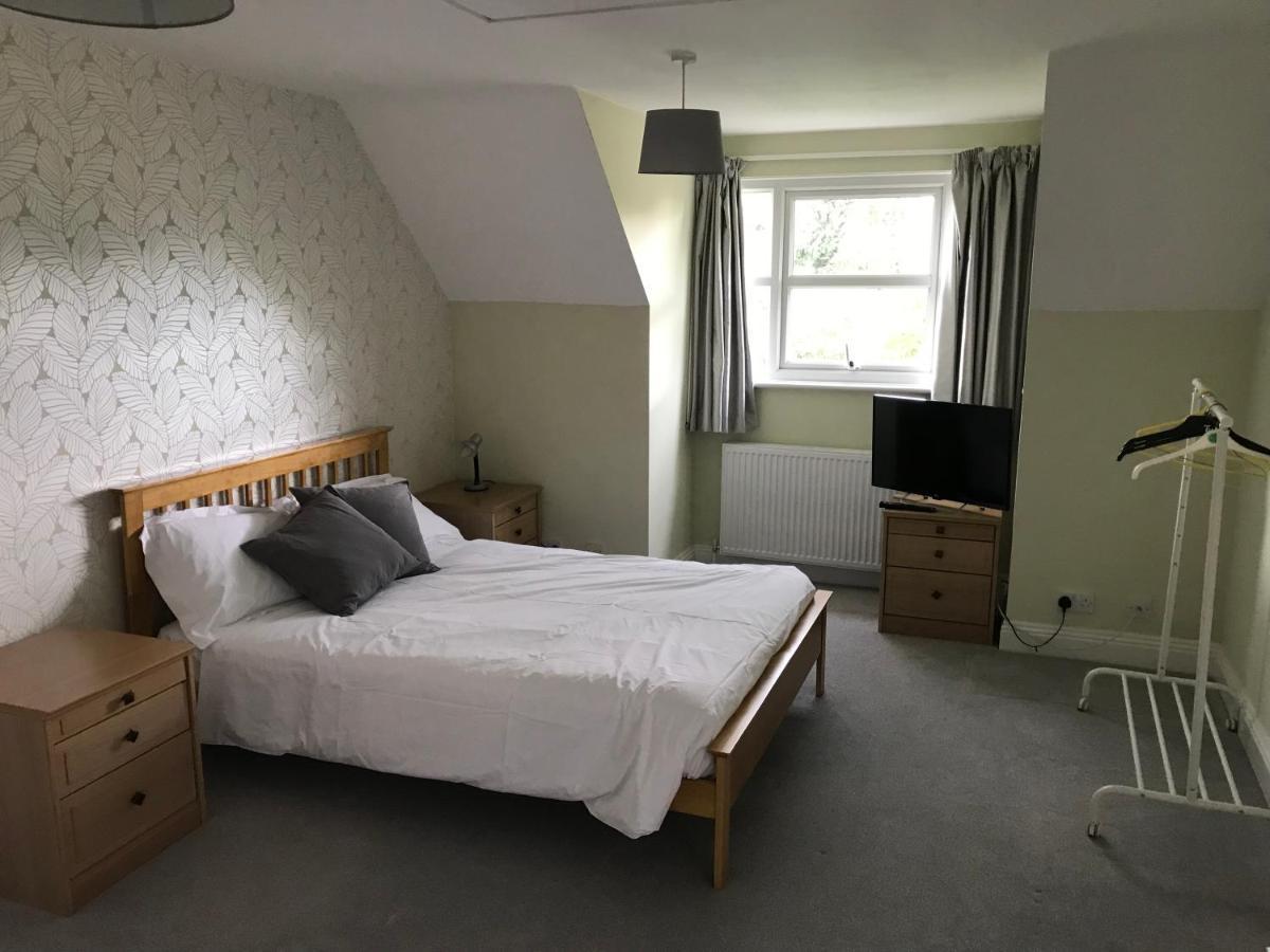 Fairlawn Bed & Breakfast Бишъпс Уолтъм Екстериор снимка